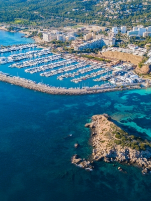 Overview,Of,Large,Marina,With,Yachts,,In,Puerto,Portals,Mallorca.